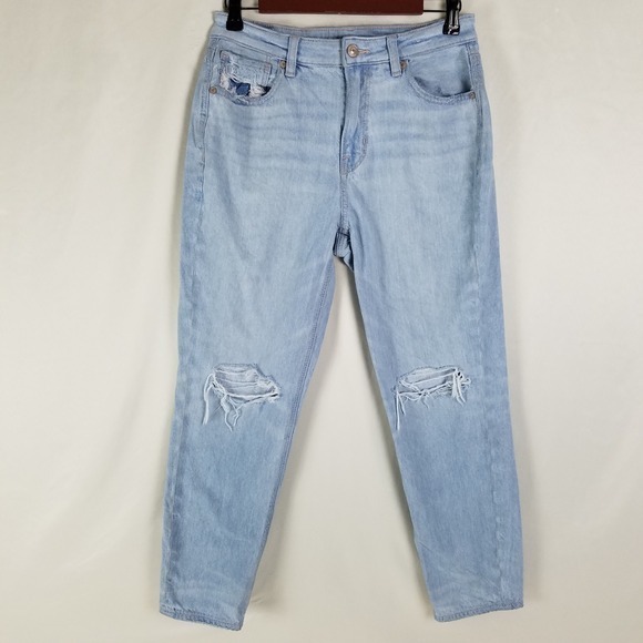 American Eagle Outfitters Denim - American Eagle Mom Jean Light Wash Distressed‎ High Waisted Denim Blue 4 Short